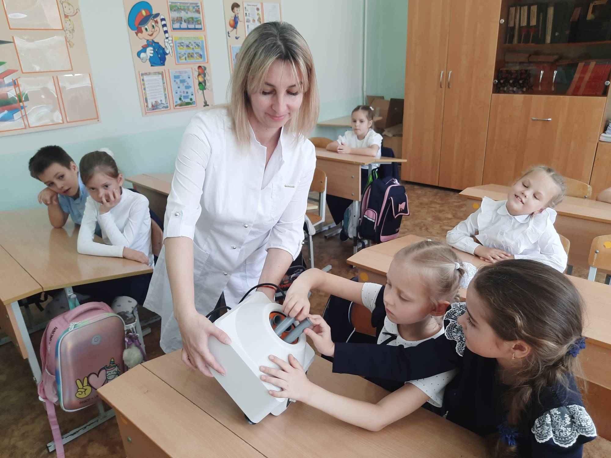 Первоклассники начинают погружение в мир инженерных профессий.